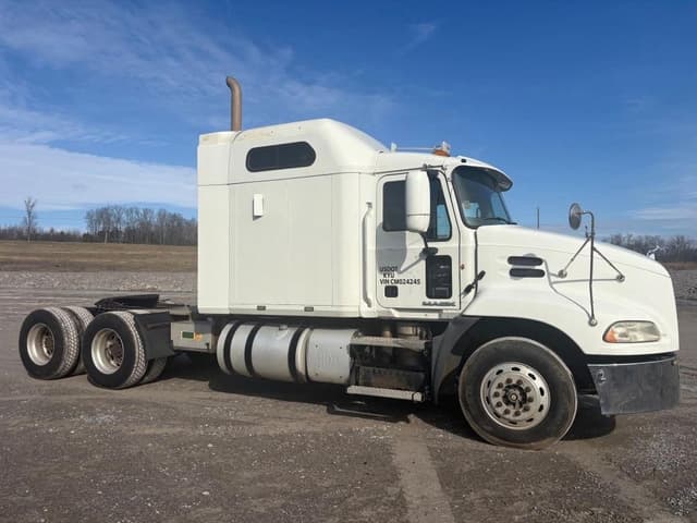 Image of Mack CXU613 equipment image 2