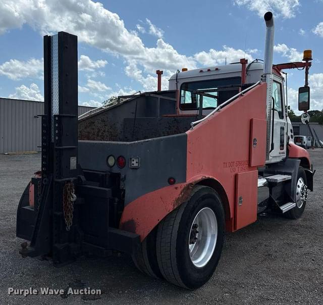 Image of Mack CXU613 equipment image 4