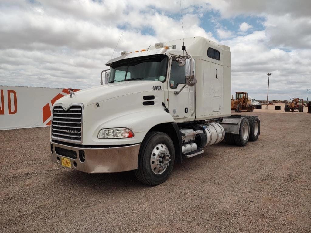 2012 Mack CXU613 Equipment Image0