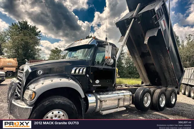 Image of Mack Granite GU713 equipment image 2