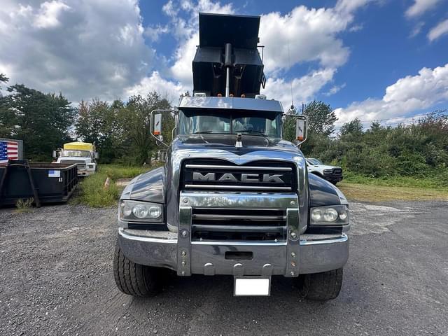 Image of Mack Granite GU713 equipment image 4
