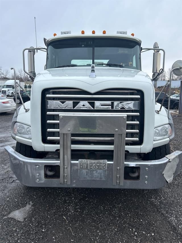 Image of Mack GU813 equipment image 1