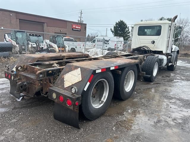 Image of Mack GU813 equipment image 3