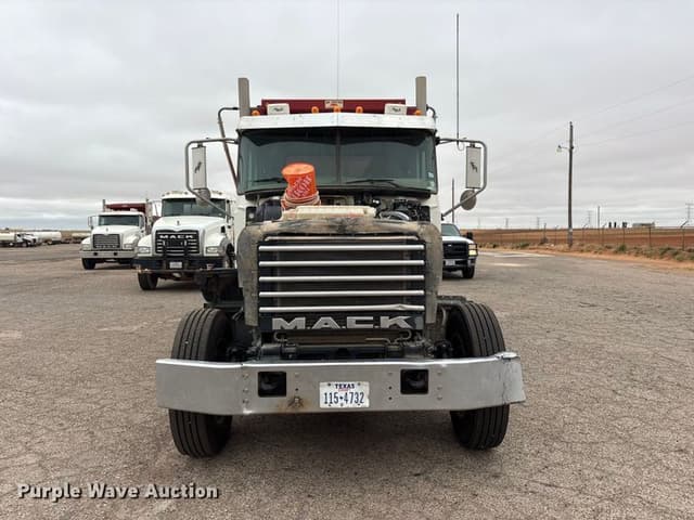 Image of Mack GU713 equipment image 1