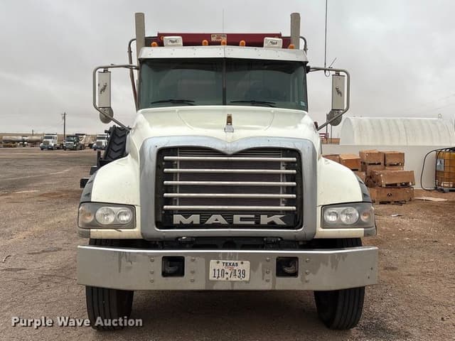 Image of Mack GU713 equipment image 1