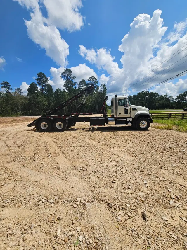 Image of Mack GU713 equipment image 4