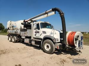 2012 Mack GU713 Image