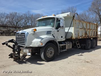 Main image Mack GU813