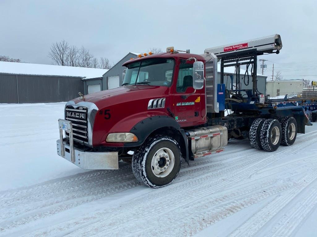 Main image Mack GU813