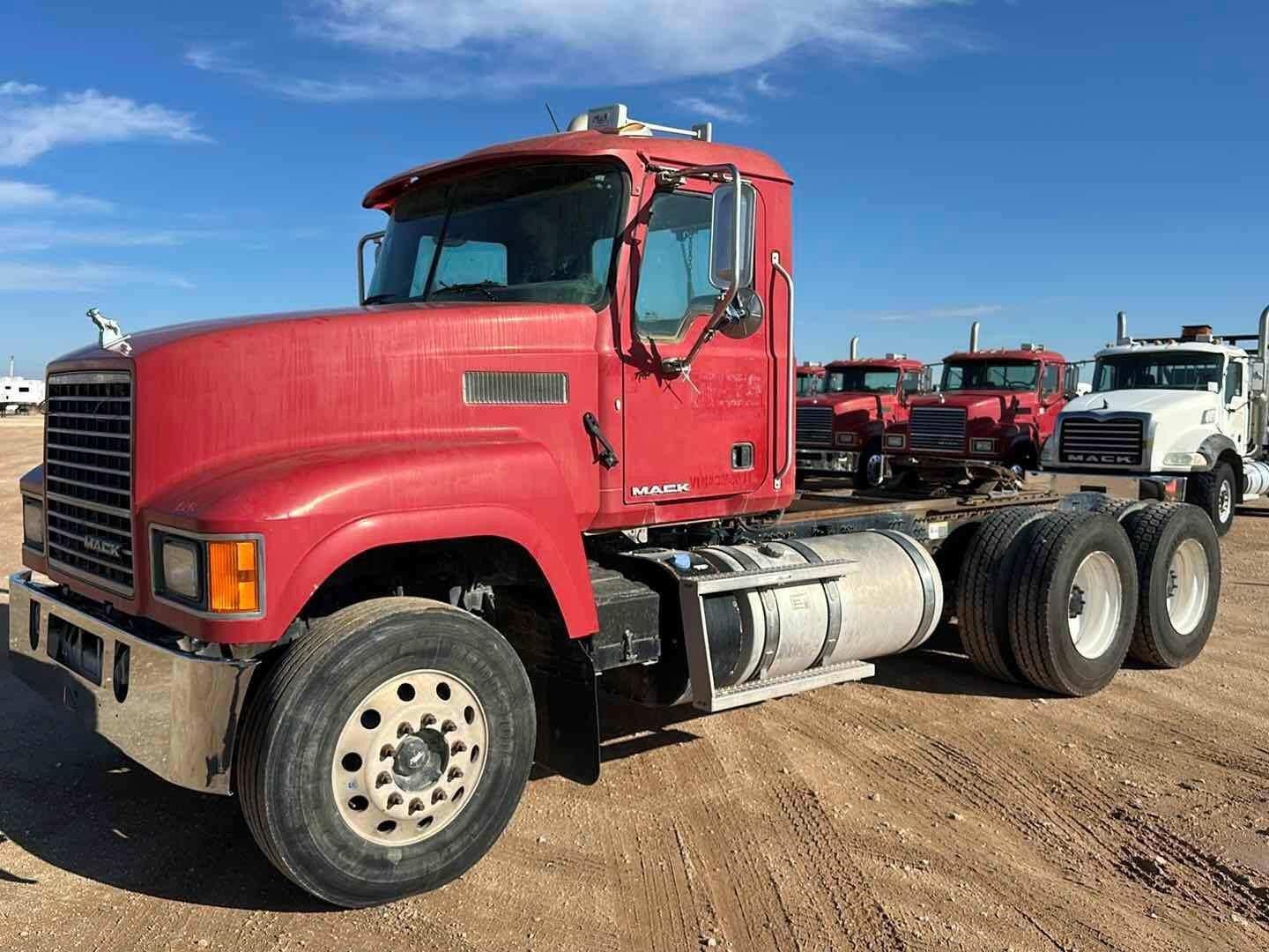 2012 Mack Pinnacle CHU613 Equipment Image0