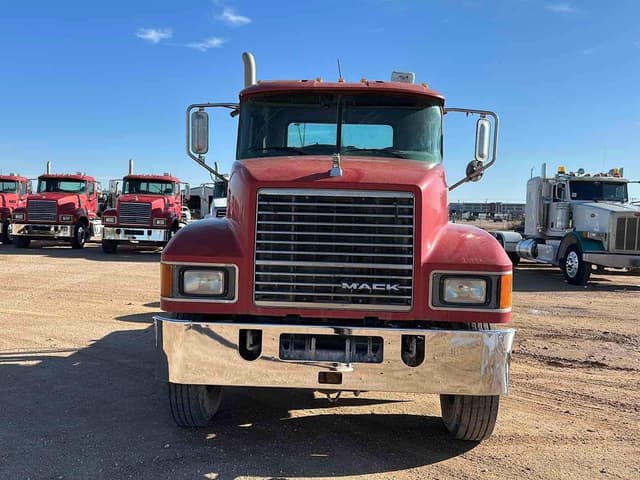 Image of Mack Pinnacle CHU613 equipment image 1