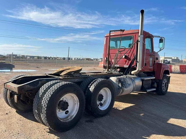 Image of Mack Pinnacle CHU613 equipment image 3