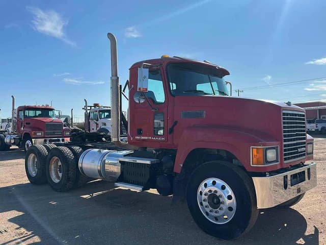 Image of Mack Pinnacle CHU613 equipment image 2