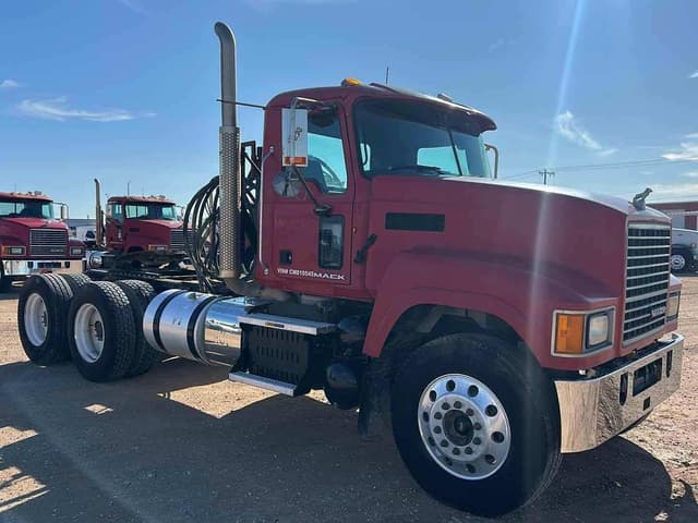 Image of Mack Pinnacle CHU613 equipment image 2