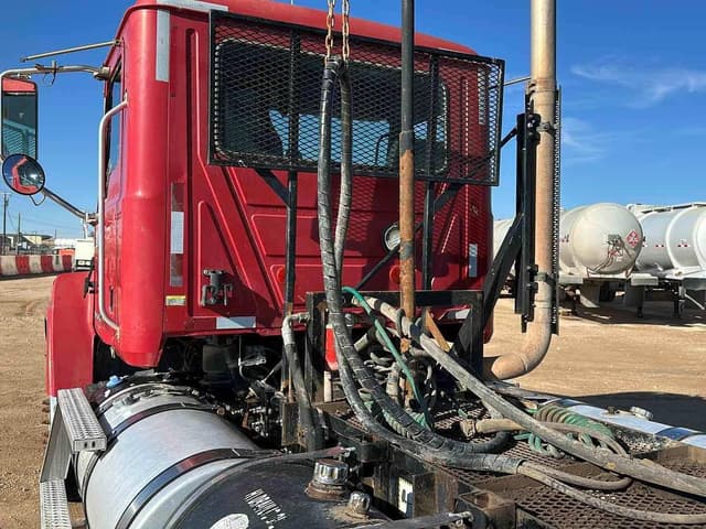 Image of Mack Pinnacle CHU613 equipment image 4