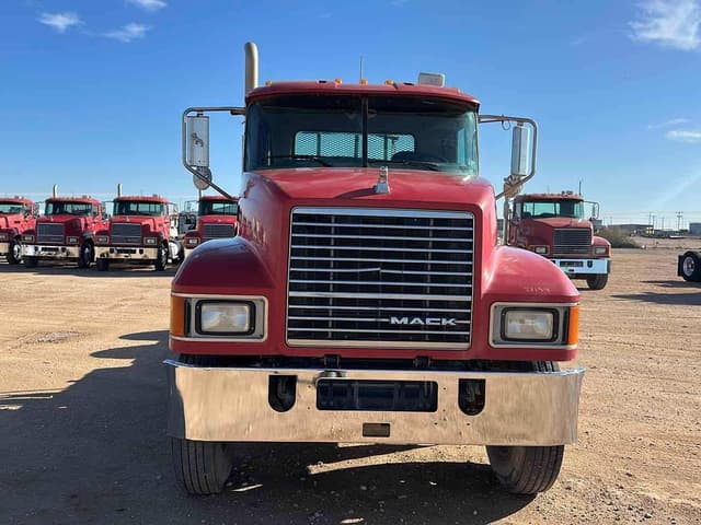 Image of Mack Pinnacle CHU613 equipment image 1