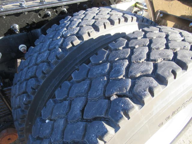 Image of Mack Pinnacle CHU613 equipment image 4