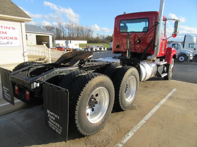 Image of Mack Pinnacle CHU613 equipment image 2