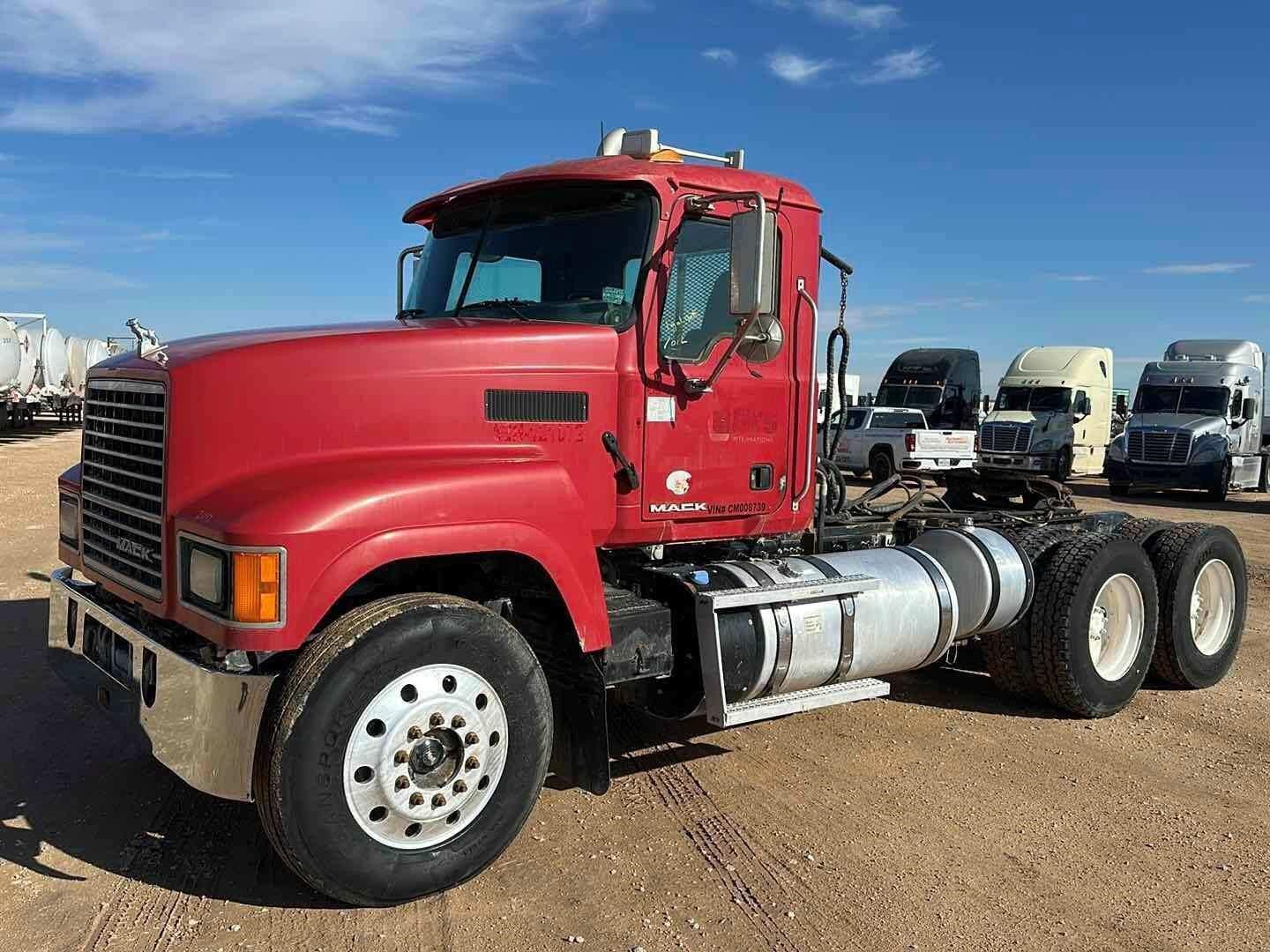 2012 Mack Pinnacle CHU613 Equipment Image0