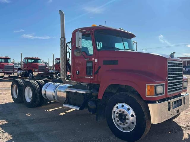 Image of Mack Pinnacle CHU613 equipment image 2