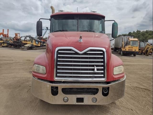 Image of Mack Pinnacle CXU613 equipment image 1