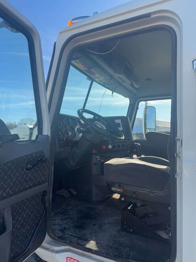 Image of Mack Pinnacle equipment image 4