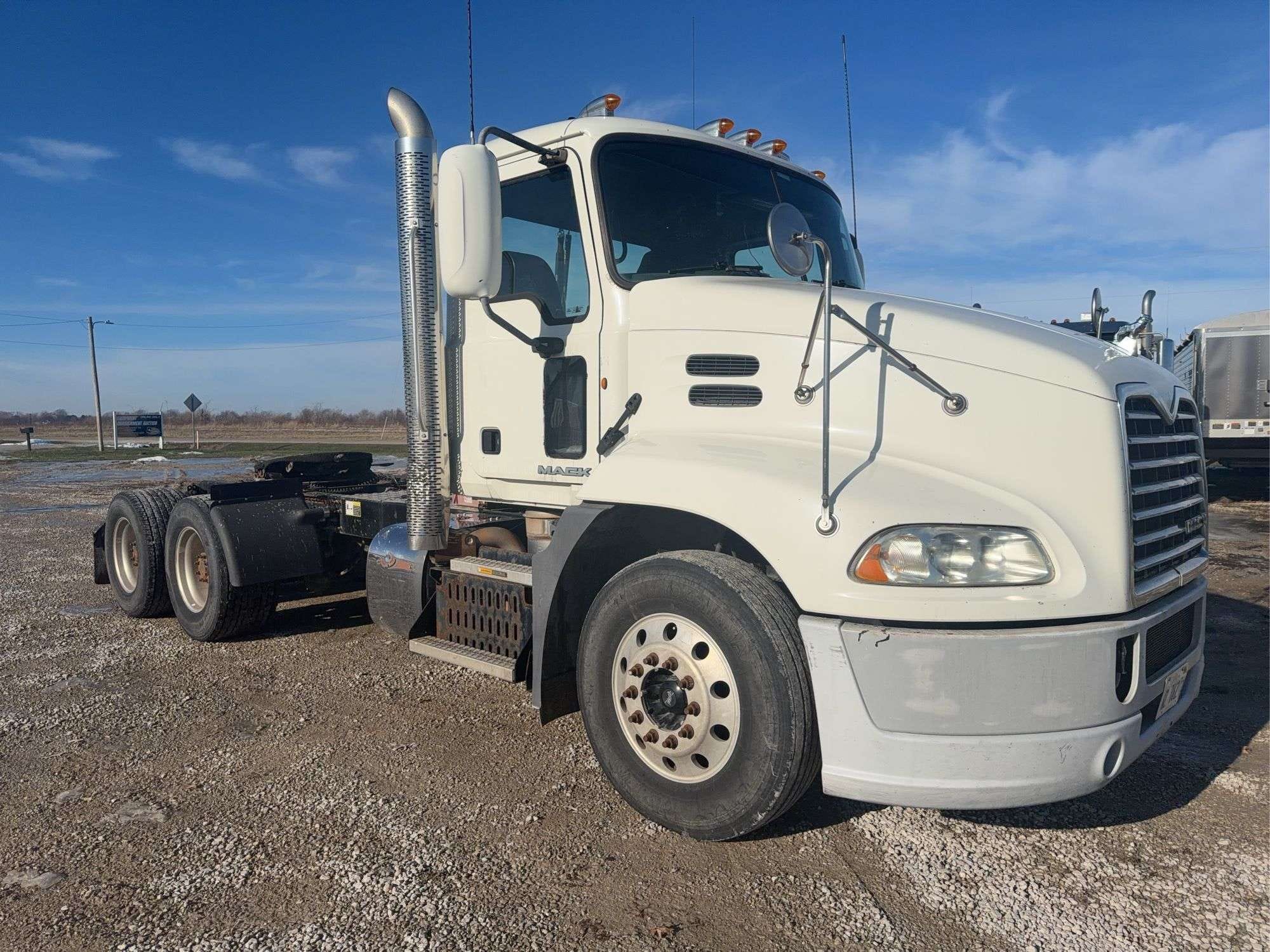 2012 Mack Pinnacle Equipment Image0