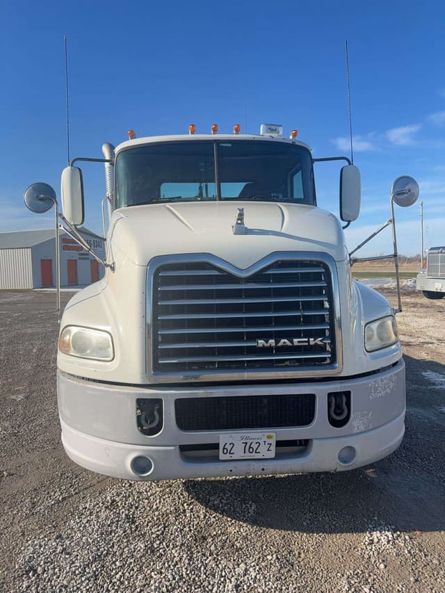 Image of Mack Pinnacle equipment image 1