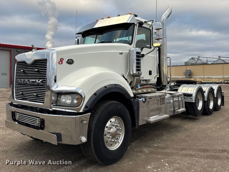 2012 Mack TD713 Equipment Image0