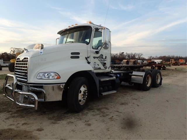Image of Mack CXU613 equipment image 2