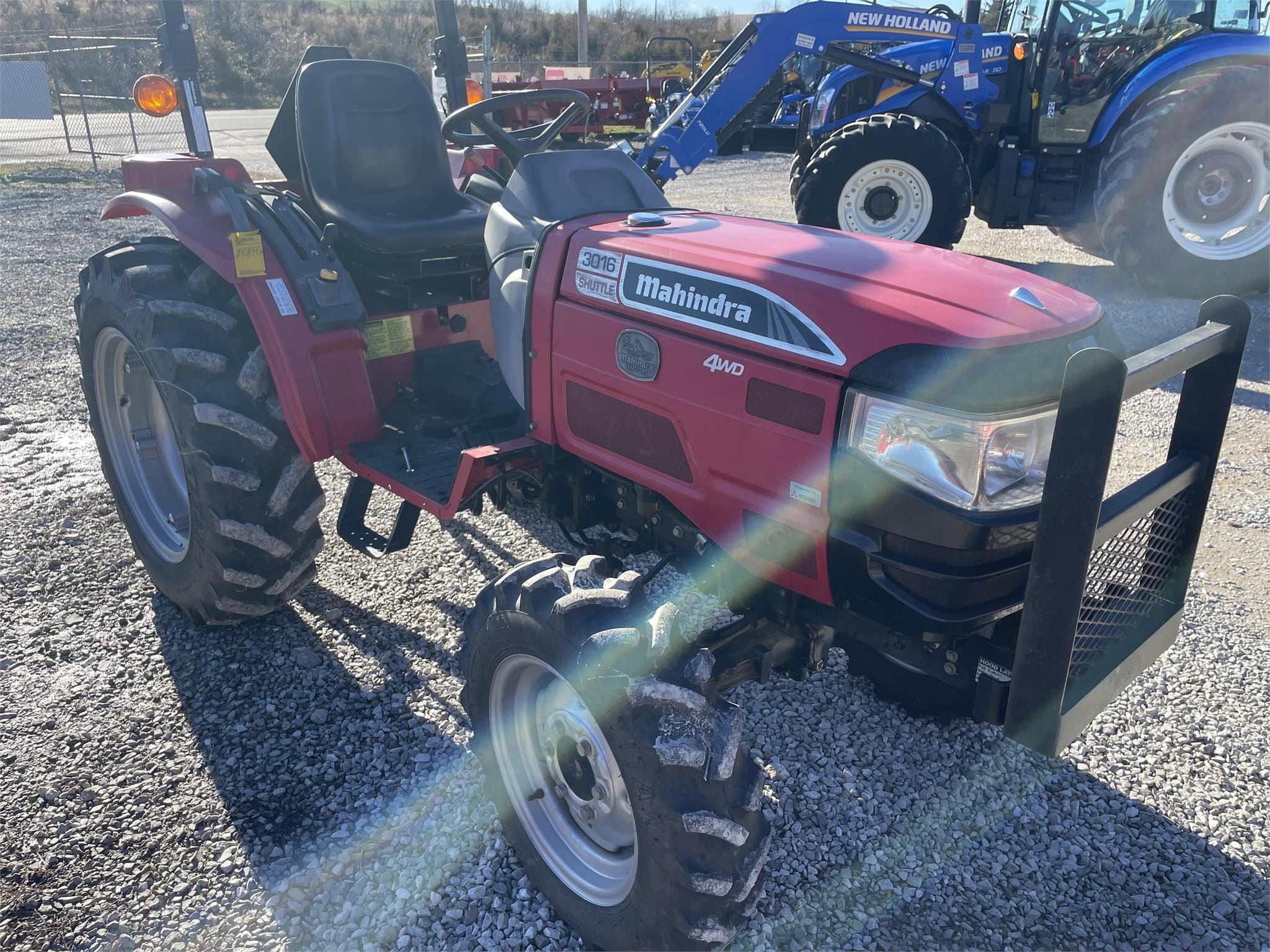 Main image Mahindra 3016