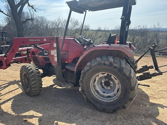 Image of Mahindra 8560 equipment image 1
