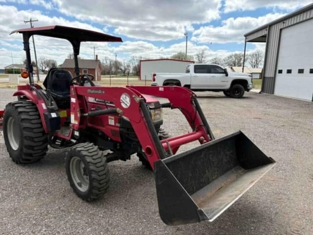 Image of Mahindra 3016 equipment image 2