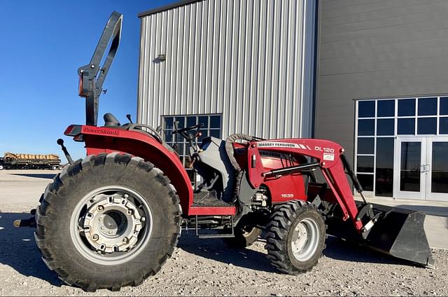 Image of Massey Ferguson 1635 equipment image 4