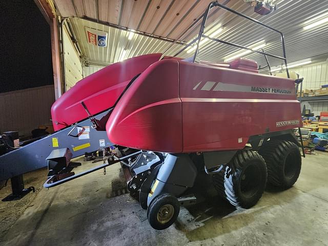 Image of Massey Ferguson 2170XD equipment image 2