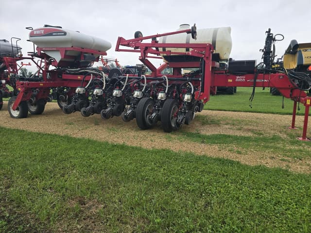 Image of Massey Ferguson 8800 equipment image 2