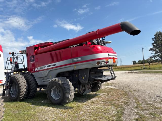 Image of Massey Ferguson 9540 equipment image 4