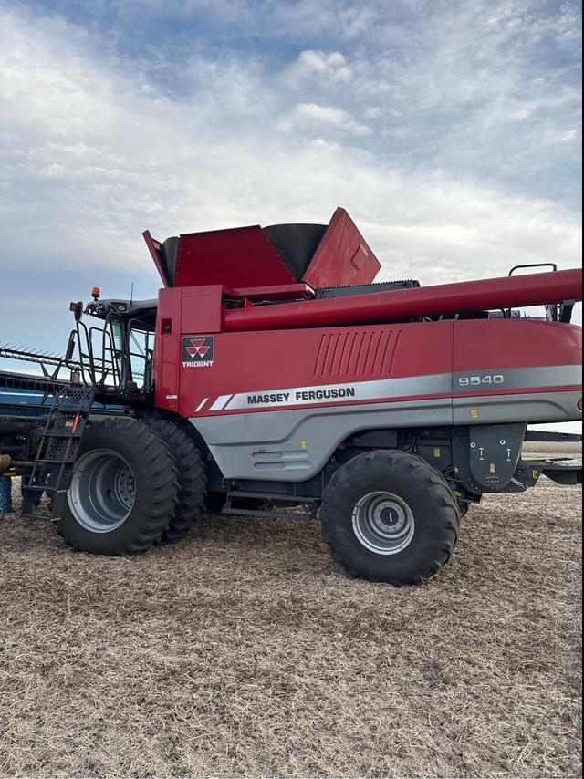 Image of Massey Ferguson 9540 equipment image 3