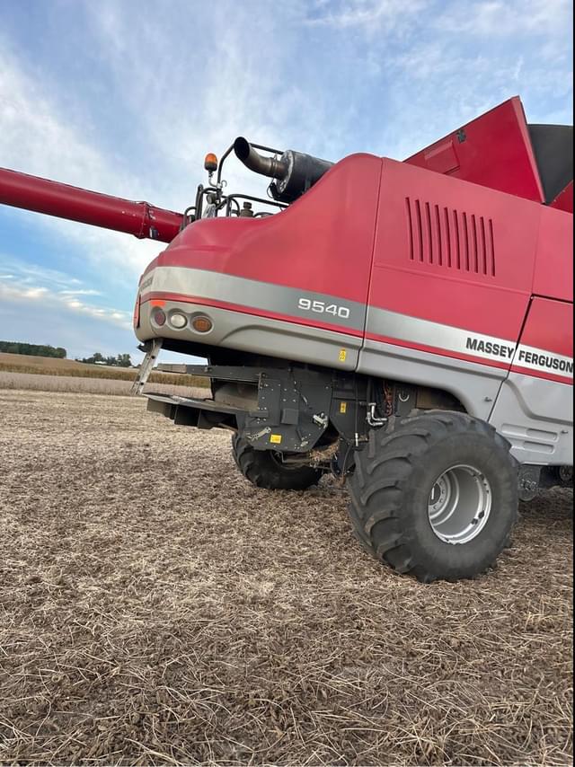 Image of Massey Ferguson 9540 equipment image 1