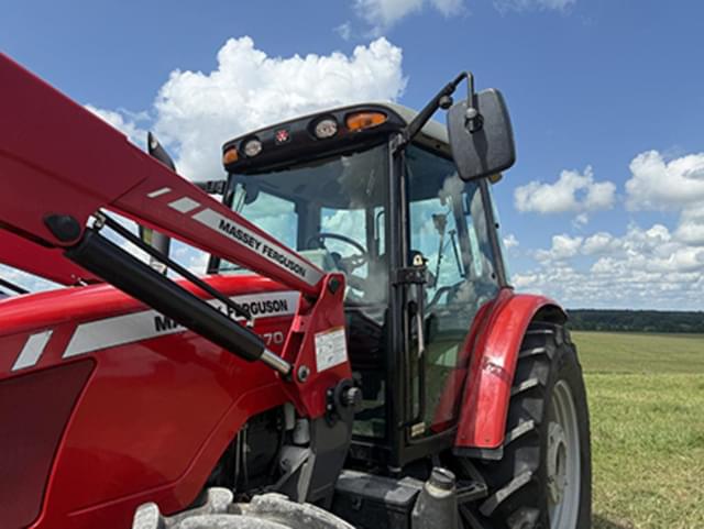 Image of Massey Ferguson 5470 equipment image 4