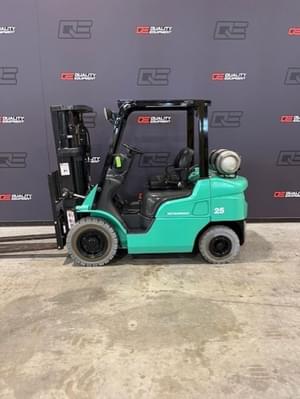 2012 Mitsubishi FG25N Image