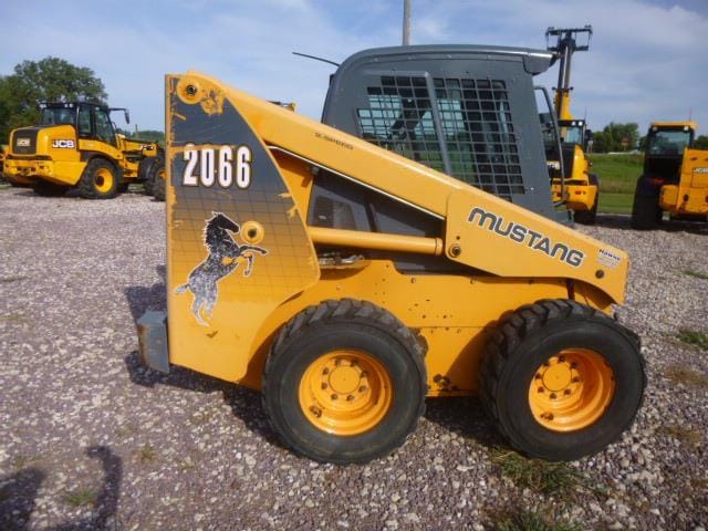 2012 Mustang 2066 Equipment Image0