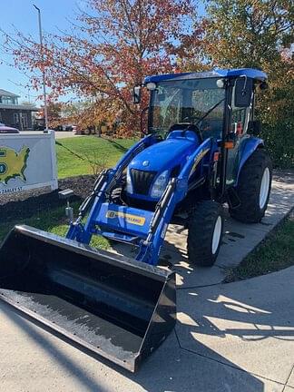 Image of New Holland Boomer 3040 equipment image 1