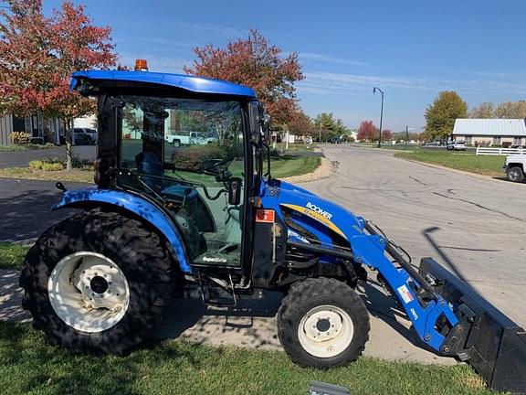 Image of New Holland Boomer 3040 equipment image 4