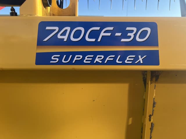 Image of New Holland 740CF-30 equipment image 3