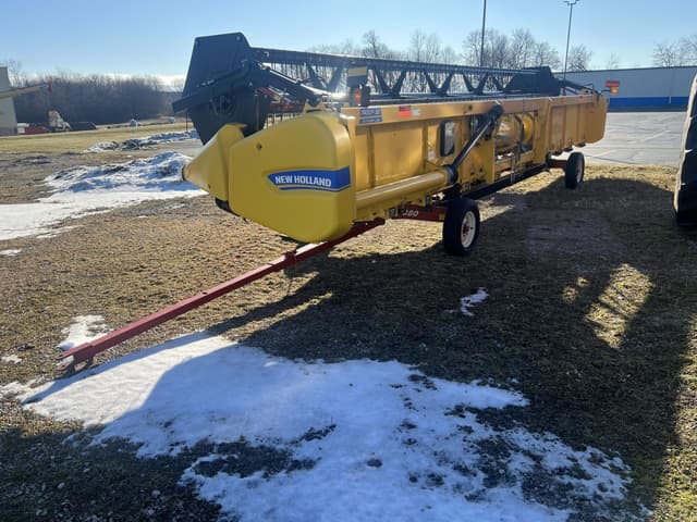 Image of New Holland 740CF-30 equipment image 2
