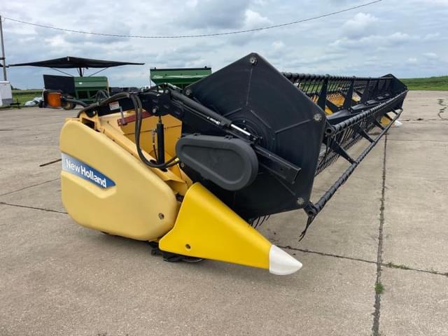 Image of New Holland 740CF equipment image 3