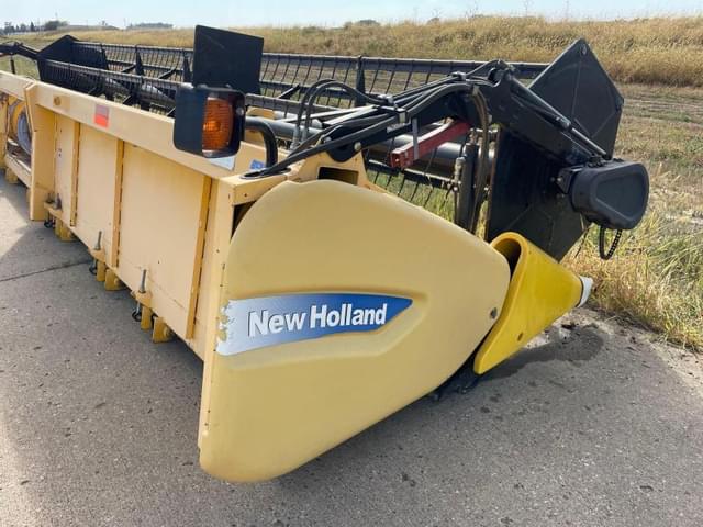 Image of New Holland 740CF equipment image 3