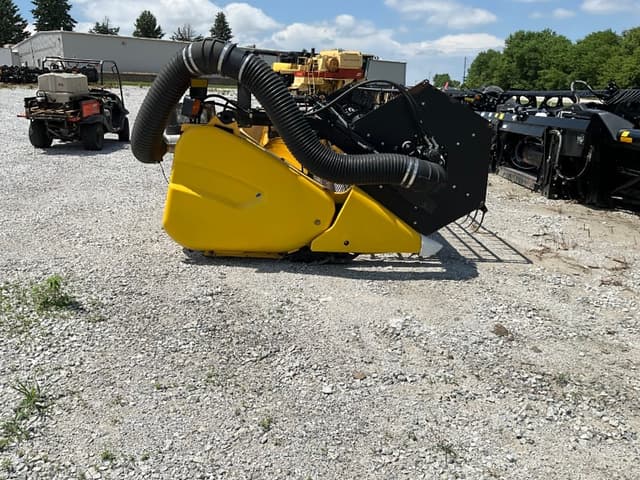 Image of New Holland 740CF equipment image 3