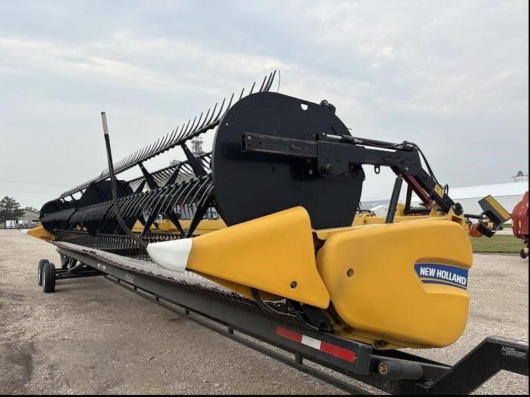 2012 New Holland 880CF-40 Equipment Image0